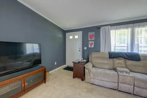 4 Jam Hill Road Oxford ME 04270