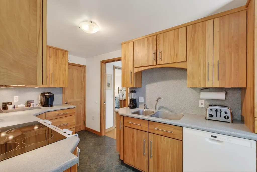26 Palmer Road Westport Island ME 04578