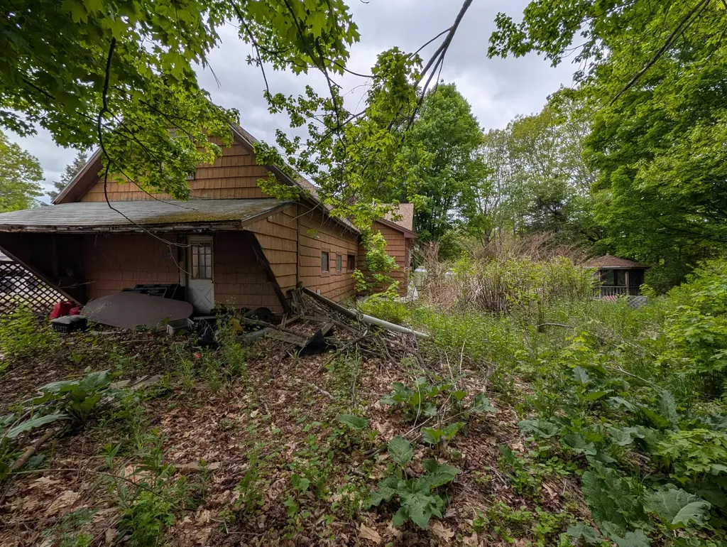 1816 Dexter Road Dover-foxcroft ME 04426