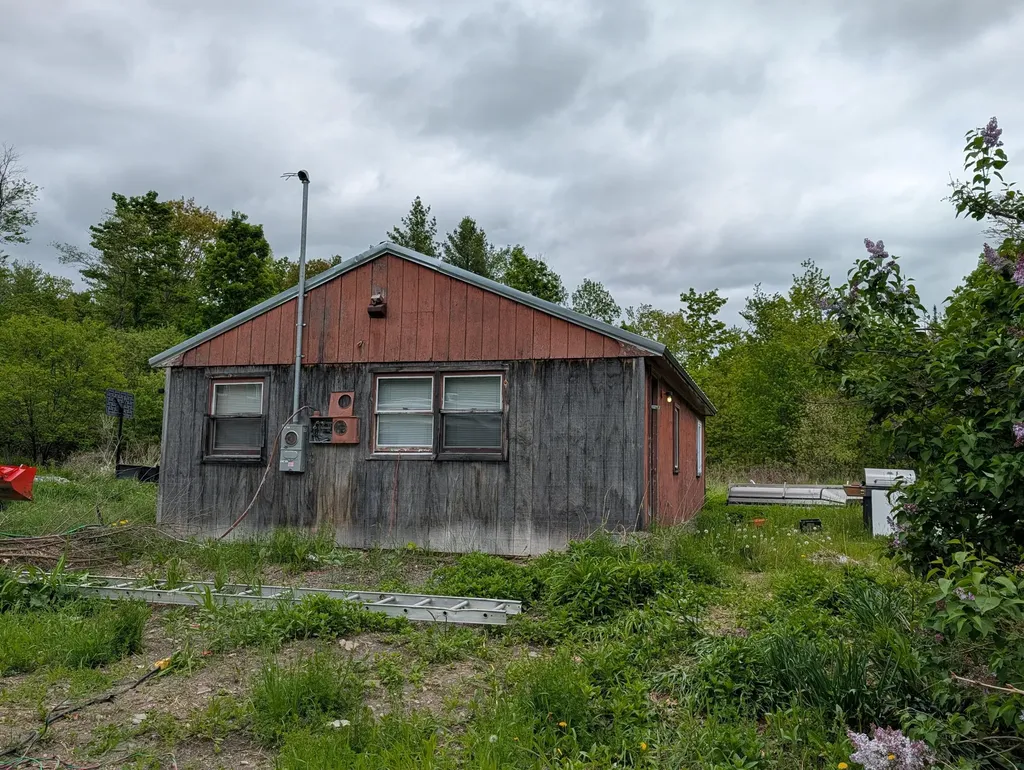 1816 Dexter Road Dover-foxcroft ME 04426