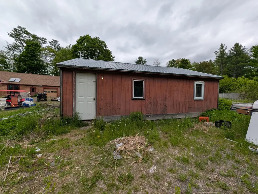 1816 Dexter Road Dover-foxcroft ME 04426