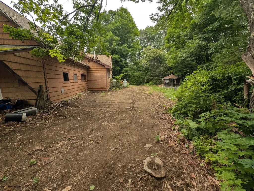 1816 Dexter Road Dover-foxcroft ME 04426