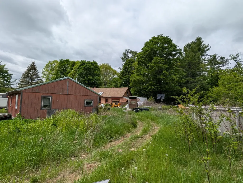 1816 Dexter Road Dover-foxcroft ME 04426
