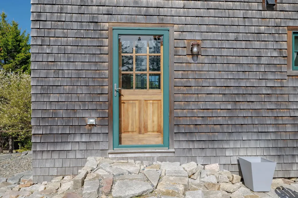 170 Harbor Road Swans Island ME 04685