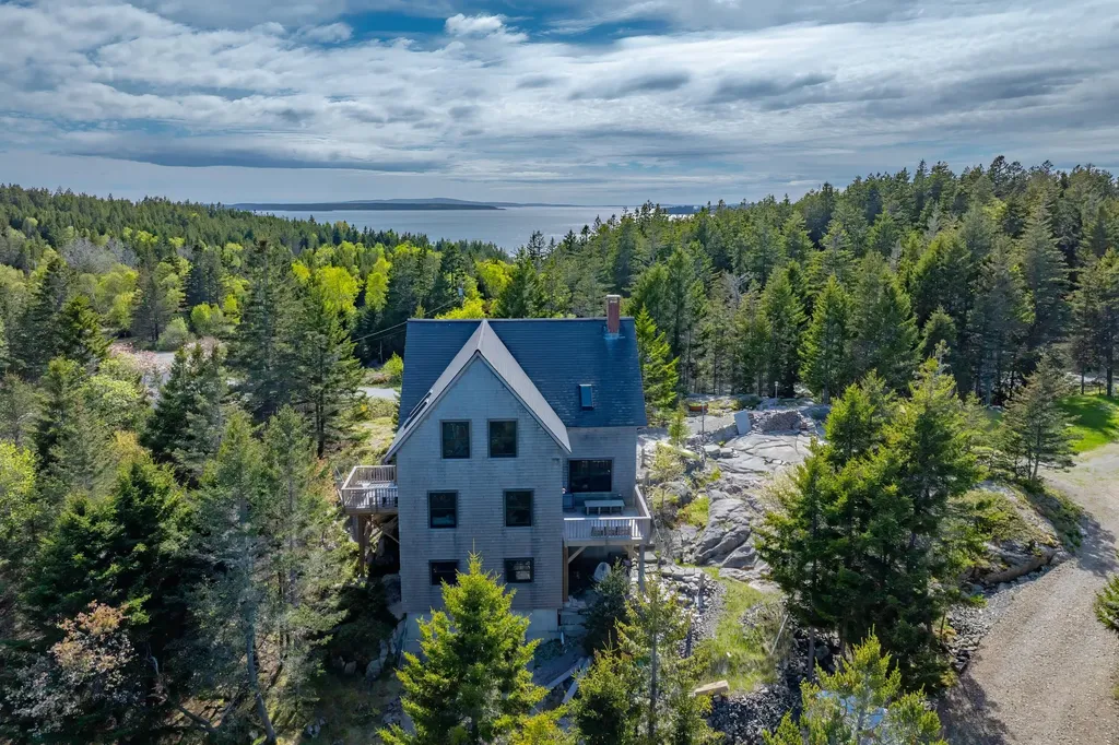170 Harbor Road Swans Island ME 04685