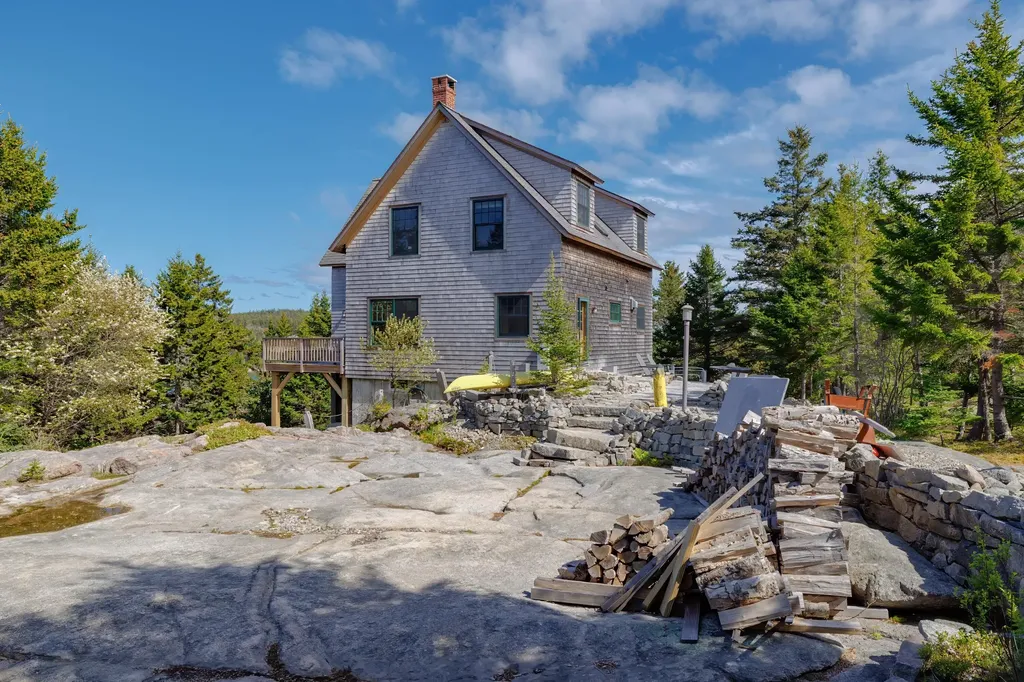 170 Harbor Road Swans Island ME 04685