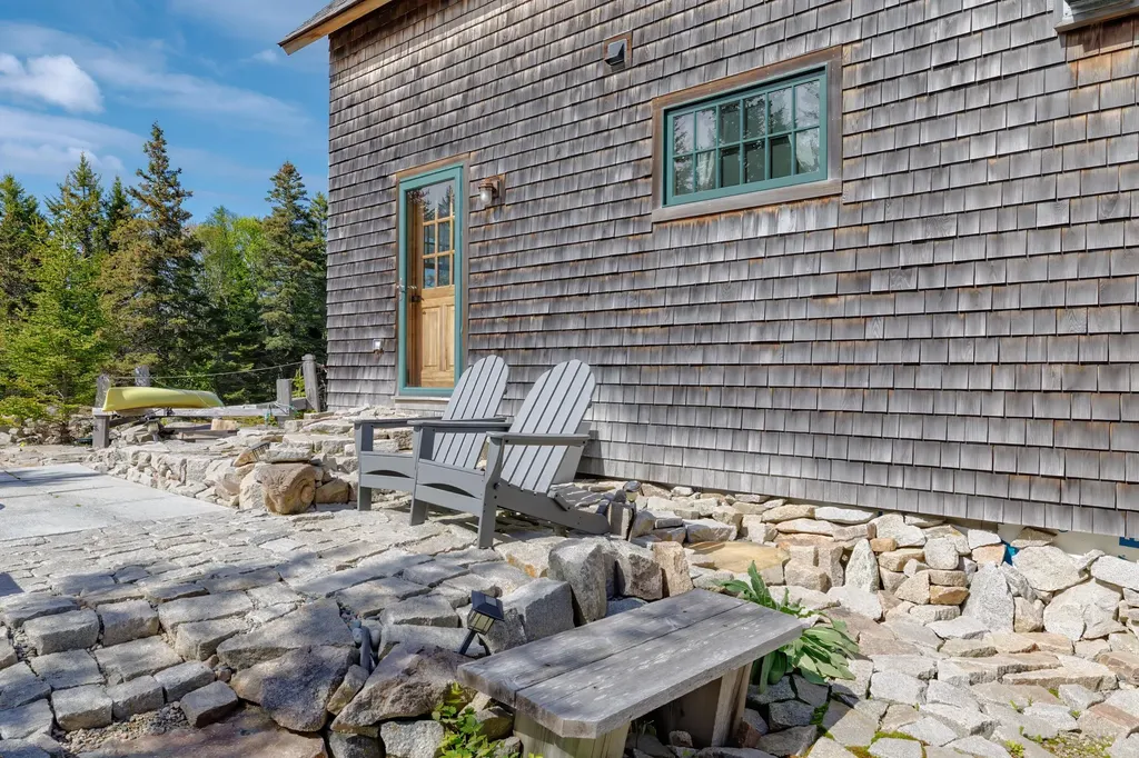 170 Harbor Road Swans Island ME 04685