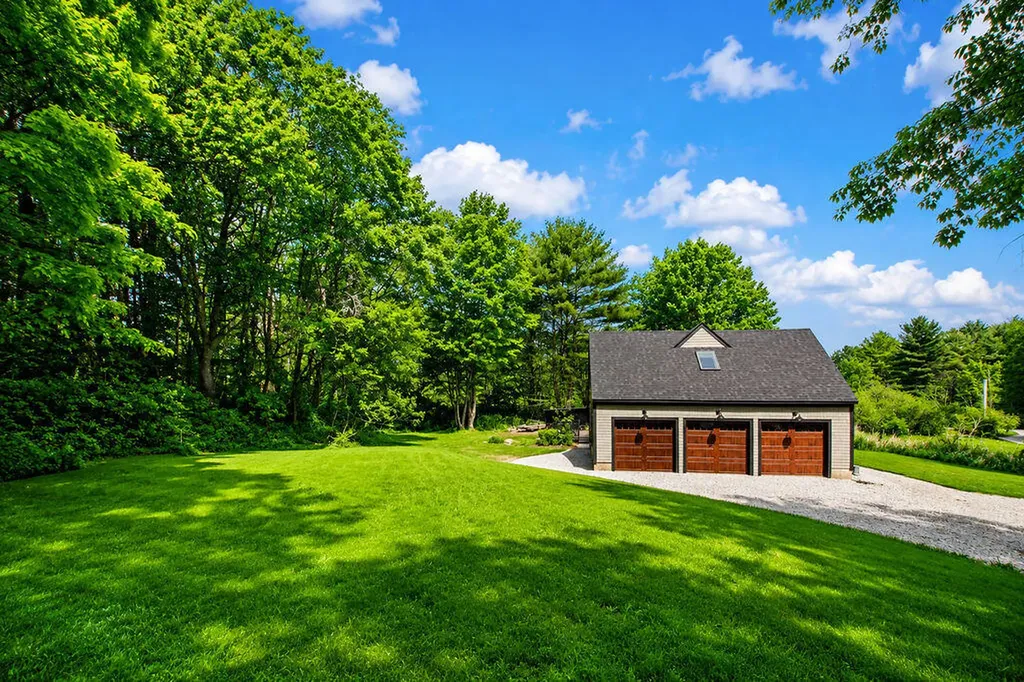 3 Bartlett Road Kittery ME 03905