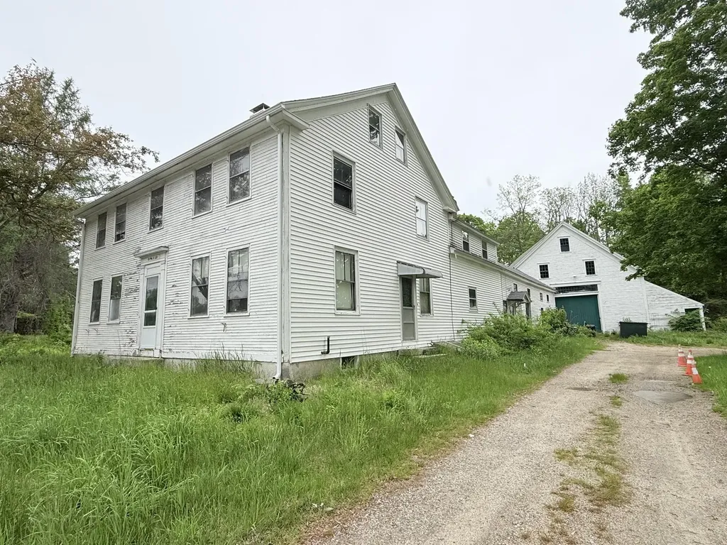 190 Ossipee Trail E Standish ME 04084