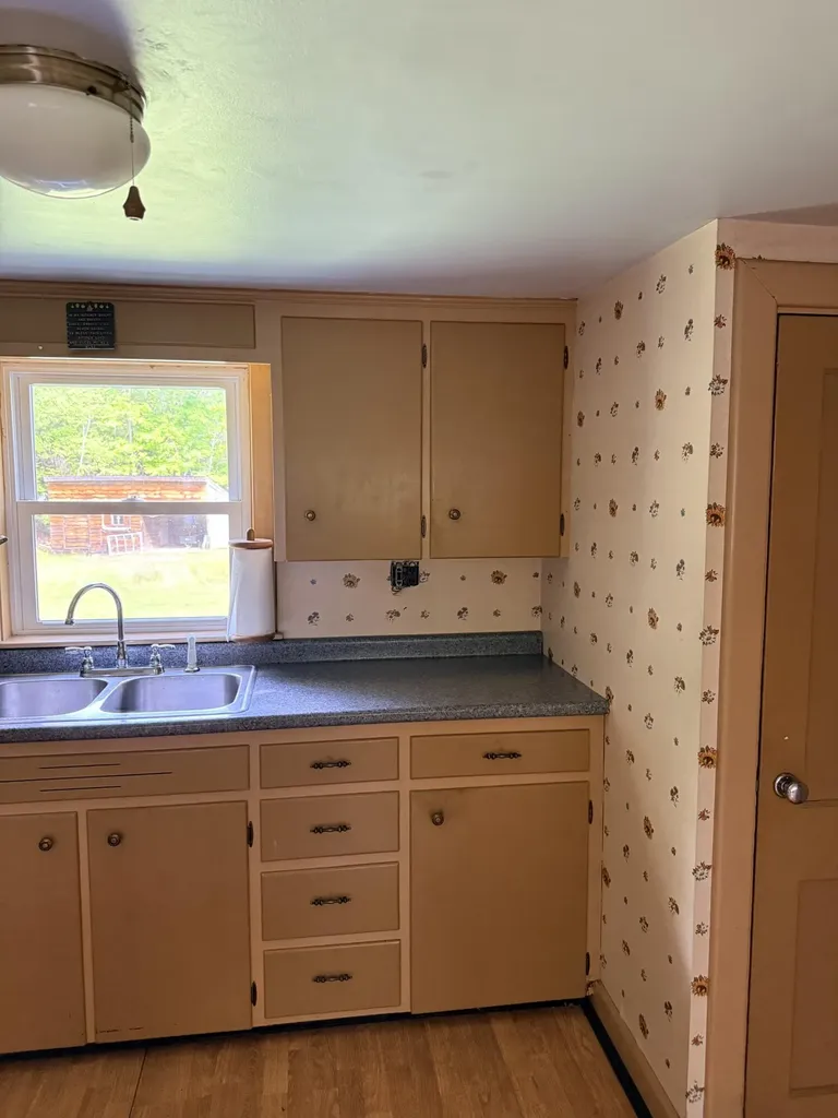 34 Robinson Hill Road Oxford ME 04270