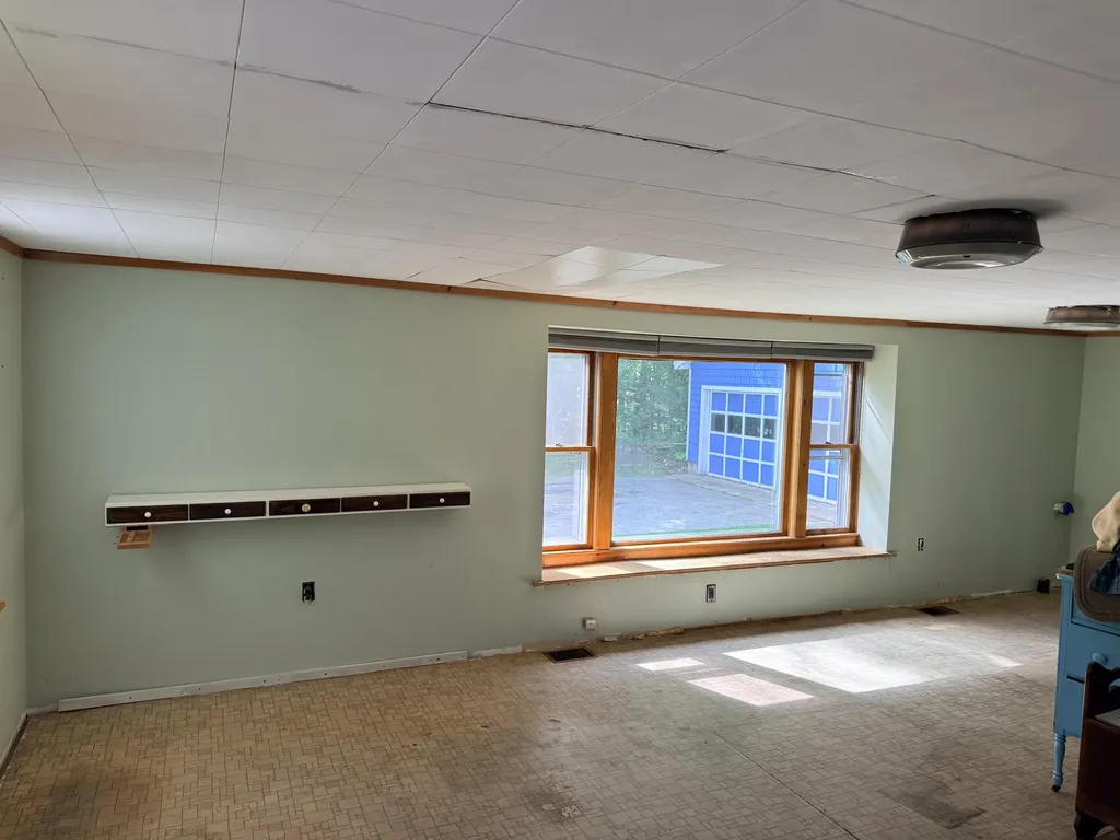 34 Robinson Hill Road Oxford ME 04270