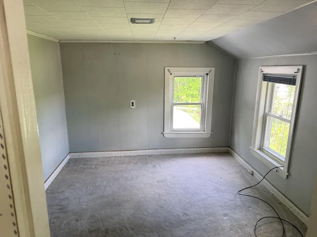 34 Robinson Hill Road Oxford ME 04270
