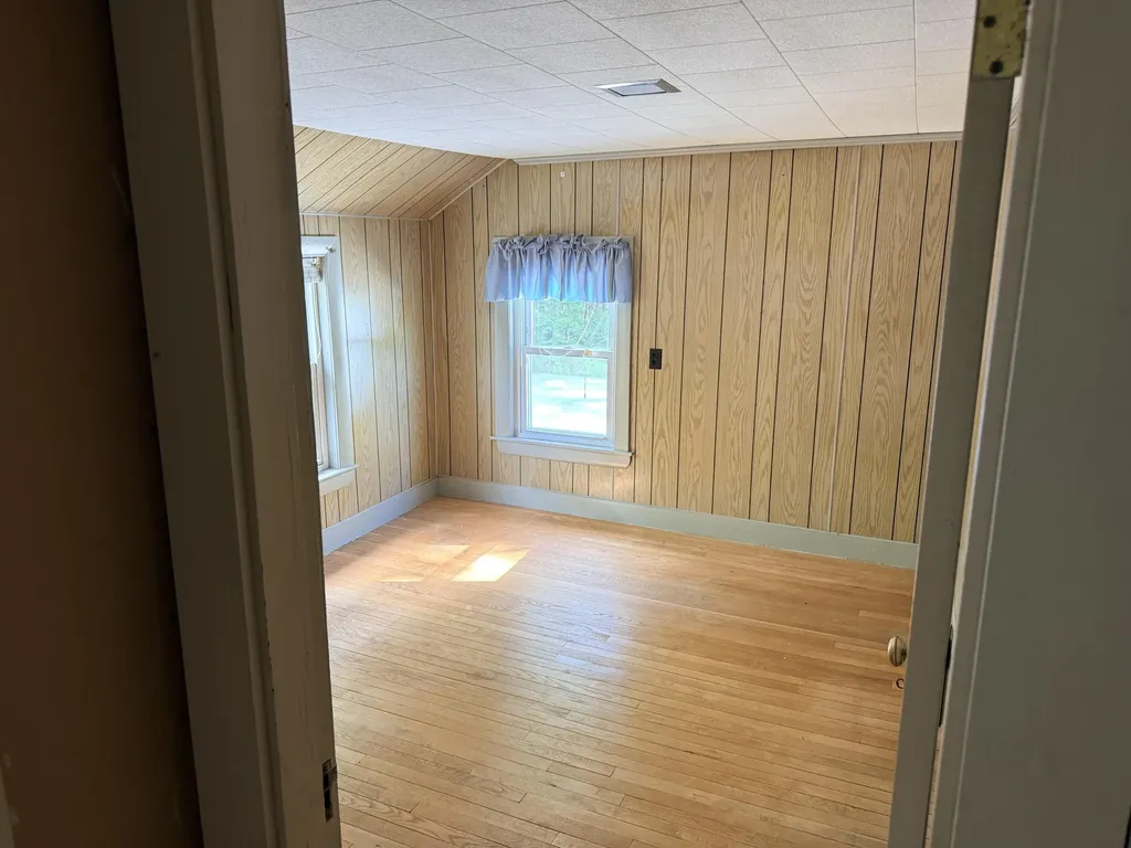 34 Robinson Hill Road Oxford ME 04270