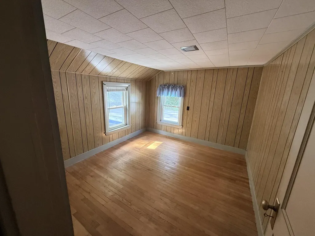 34 Robinson Hill Road Oxford ME 04270