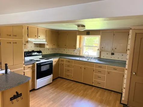 34 Robinson Hill Road Oxford ME 04270