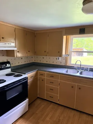 34 Robinson Hill Road Oxford ME 04270