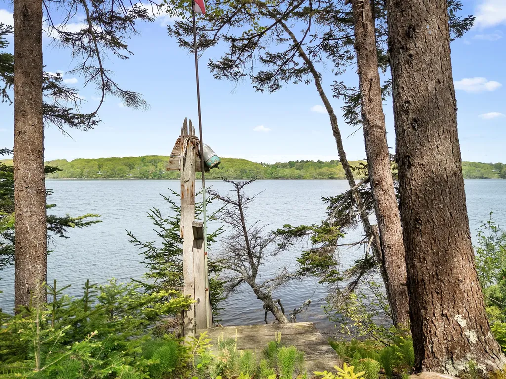25 Cliff Drive South Thomaston ME 04858