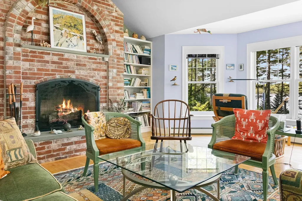 25 Cliff Drive South Thomaston ME 04858
