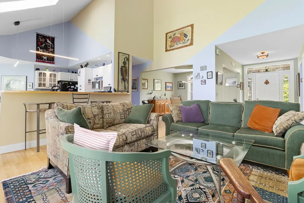 25 Cliff Drive South Thomaston ME 04858