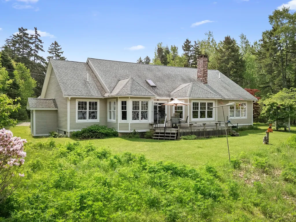 25 Cliff Drive South Thomaston ME 04858