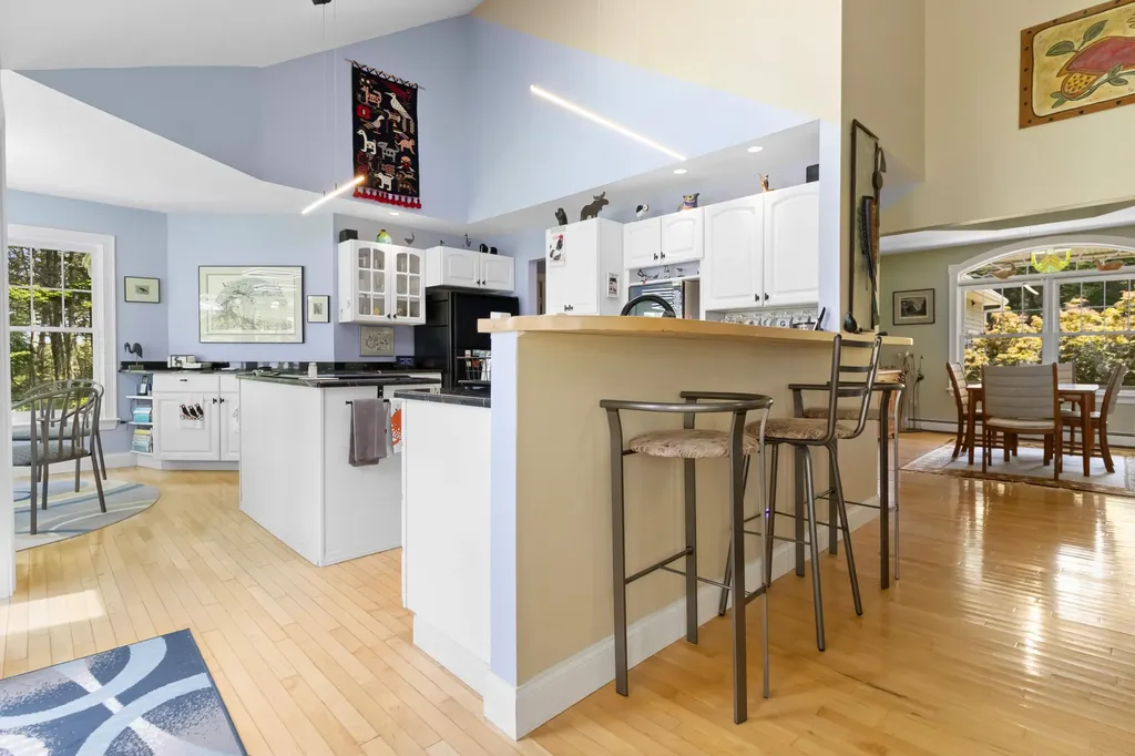 25 Cliff Drive South Thomaston ME 04858