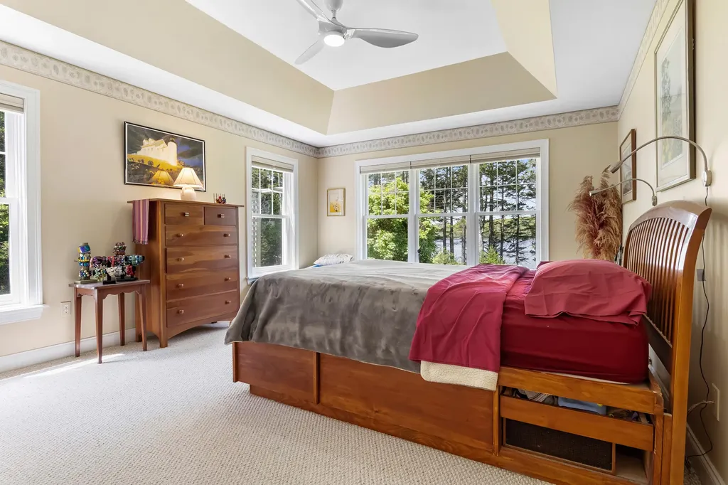 25 Cliff Drive South Thomaston ME 04858