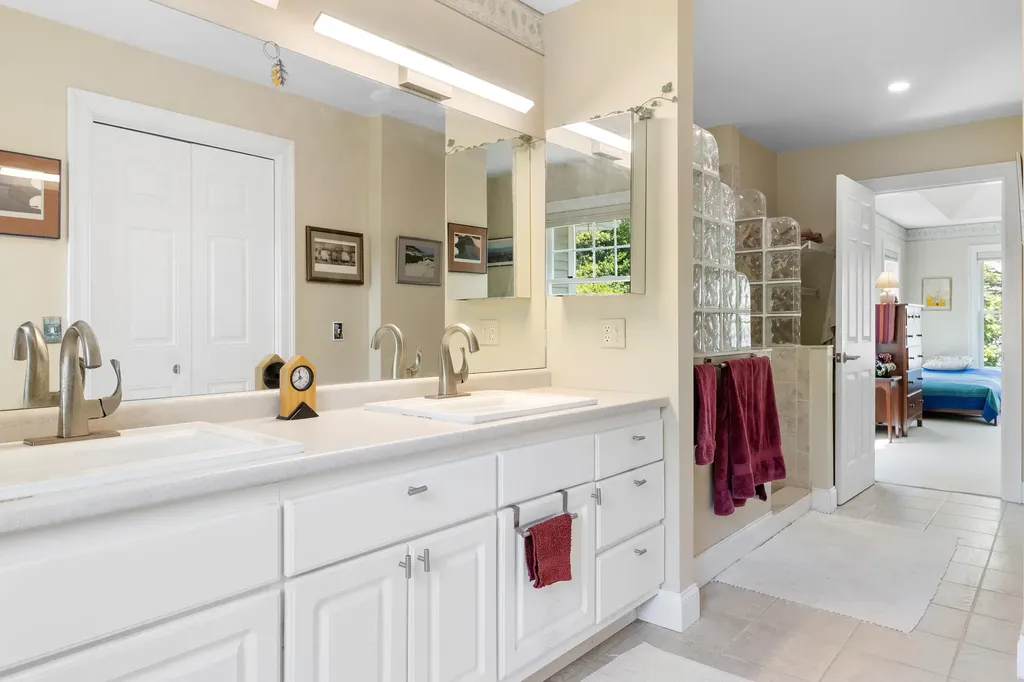 25 Cliff Drive South Thomaston ME 04858