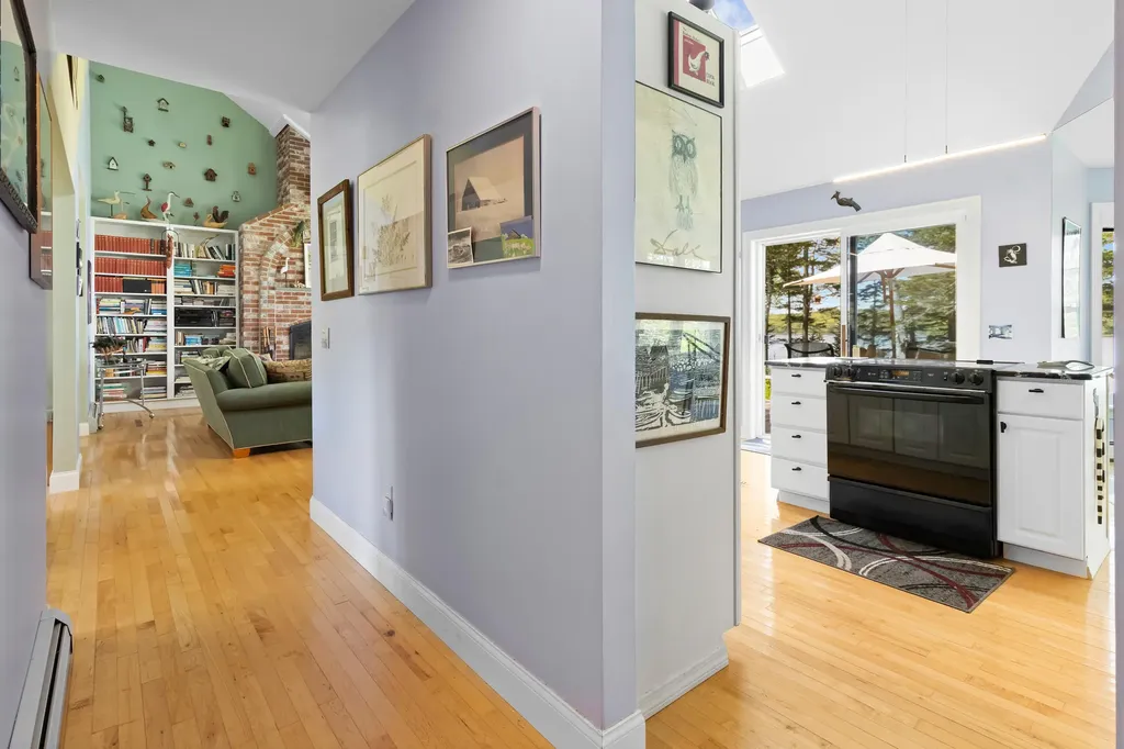 25 Cliff Drive South Thomaston ME 04858