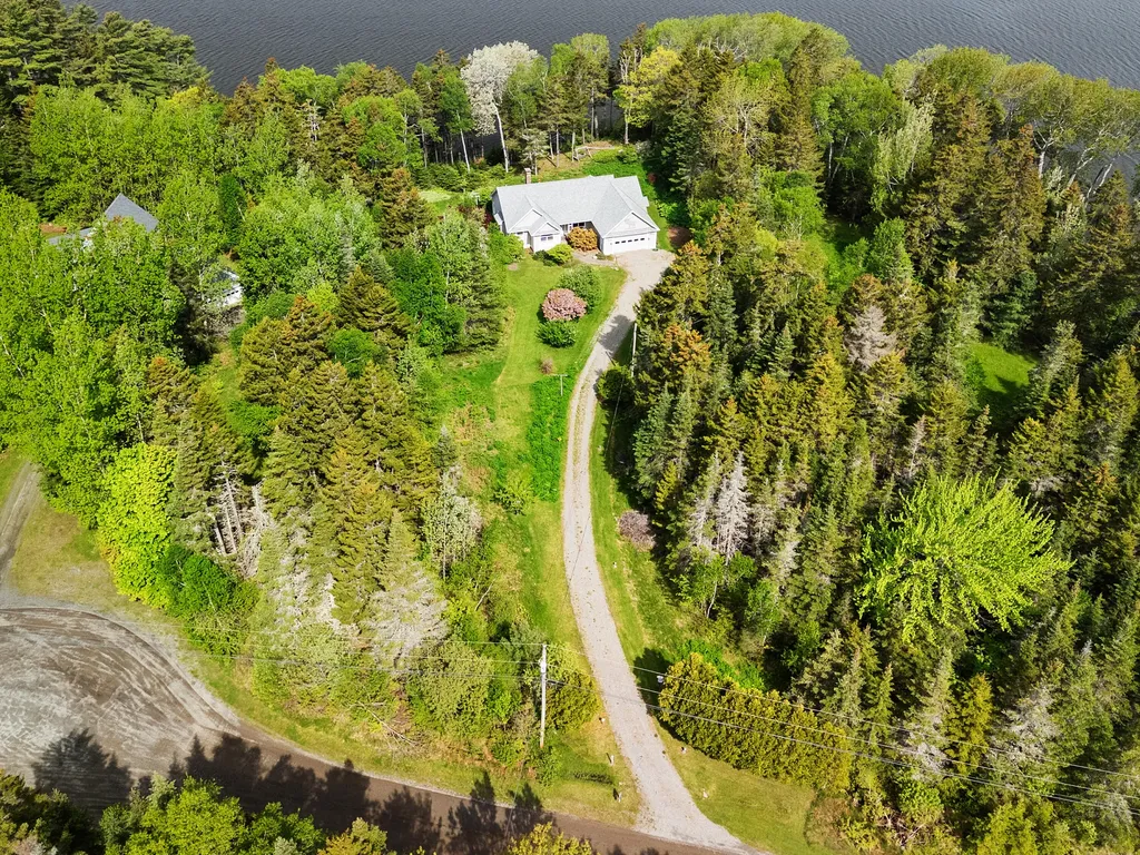 25 Cliff Drive South Thomaston ME 04858
