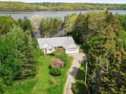 25 Cliff Drive South Thomaston ME 04858
