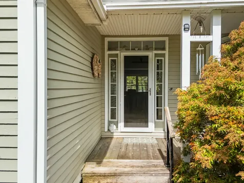 25 Cliff Drive South Thomaston ME 04858