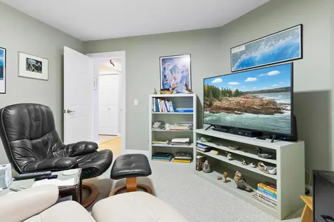 25 Cliff Drive South Thomaston ME 04858