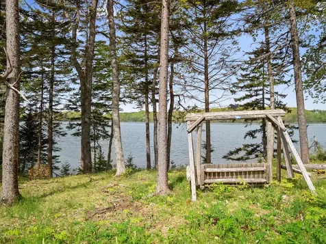 25 Cliff Drive South Thomaston ME 04858