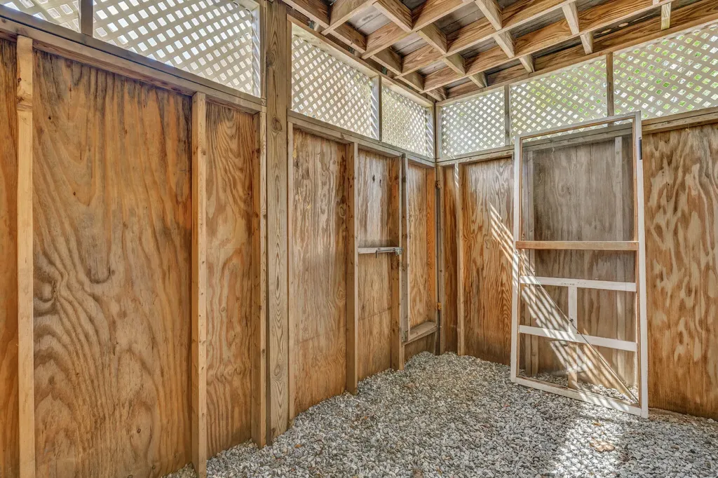 14 Brooklyn Heights Road Thomaston ME 04861