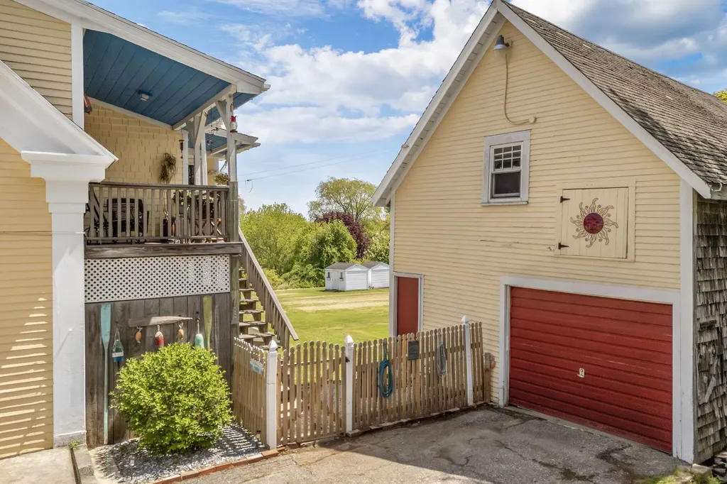 14 Brooklyn Heights Road Thomaston ME 04861