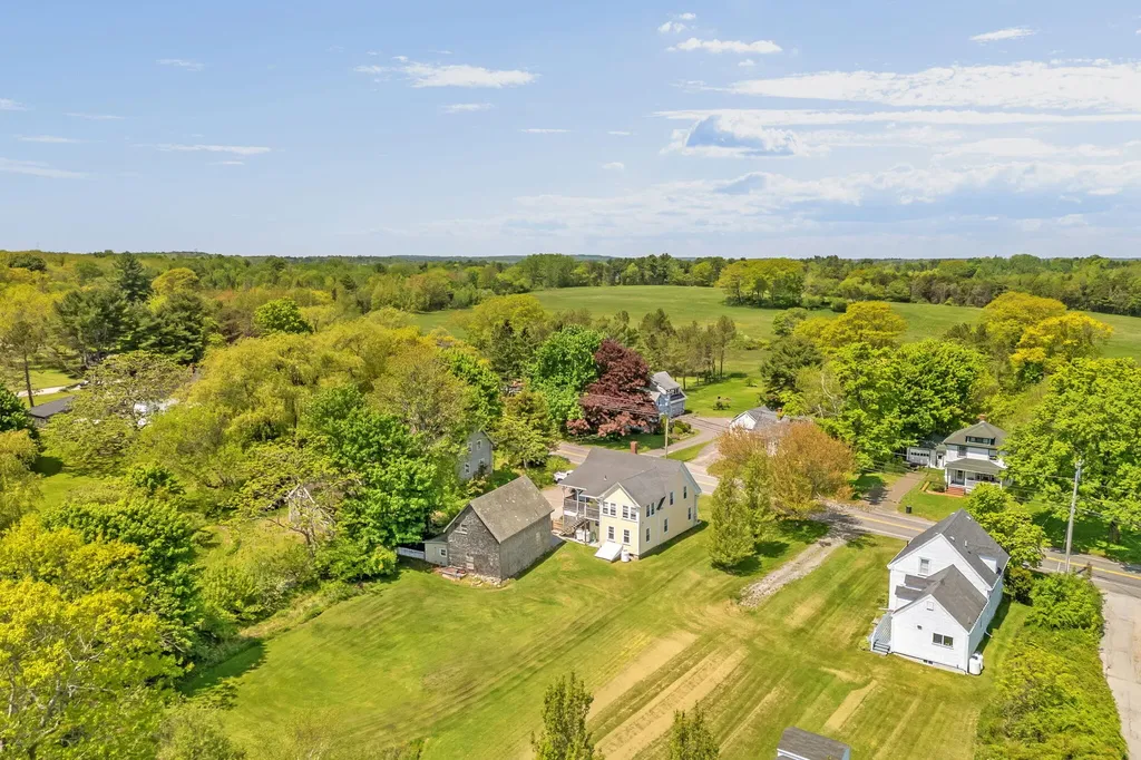 14 Brooklyn Heights Road Thomaston ME 04861