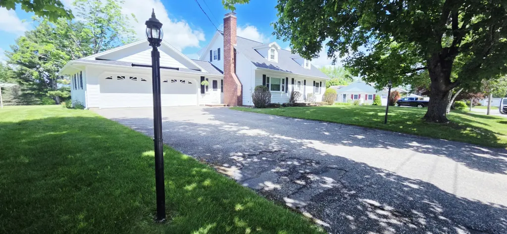 9 Mckinley Drive Lewiston ME 04240