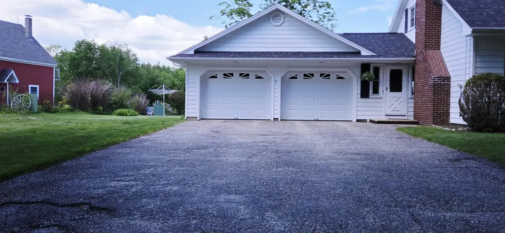 9 Mckinley Drive Lewiston ME 04240