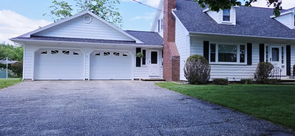 9 Mckinley Drive Lewiston ME 04240