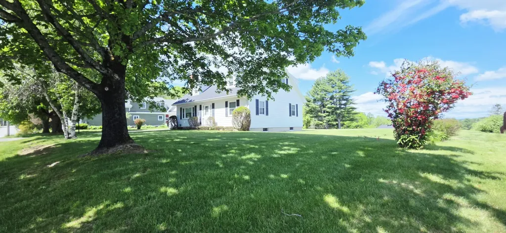 9 Mckinley Drive Lewiston ME 04240