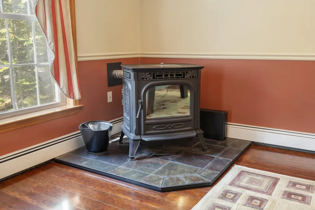 81 Lower Cross Road Nobleboro ME 04555