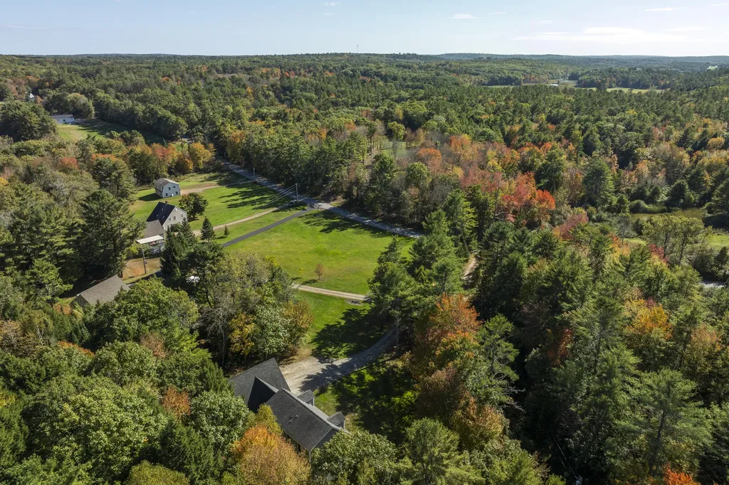 81 Lower Cross Road Nobleboro ME 04555