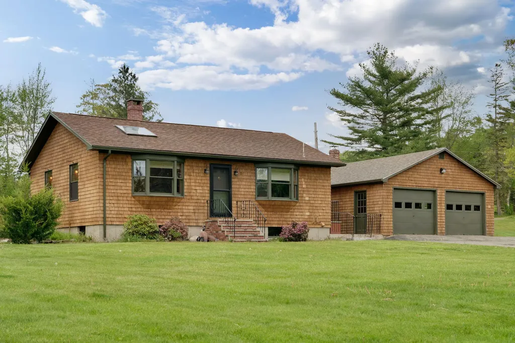 1342 Us-1 Hancock ME 04640