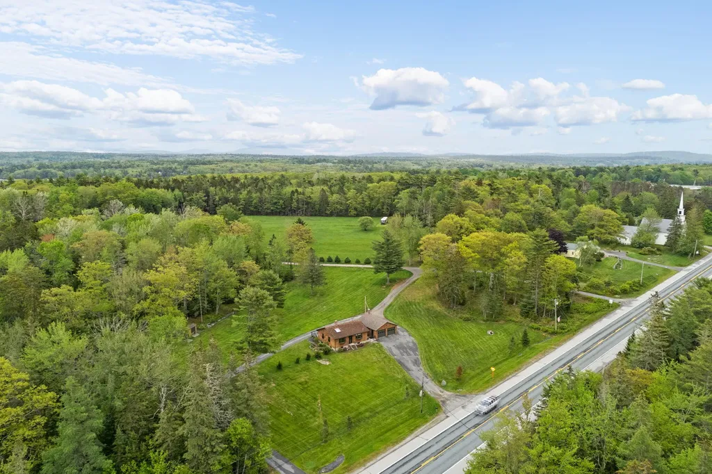 1342 Us-1 Hancock ME 04640