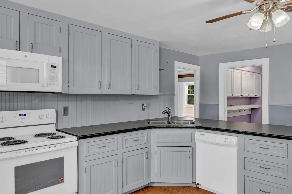 14 Brooklyn Heights Road Thomaston ME 04861