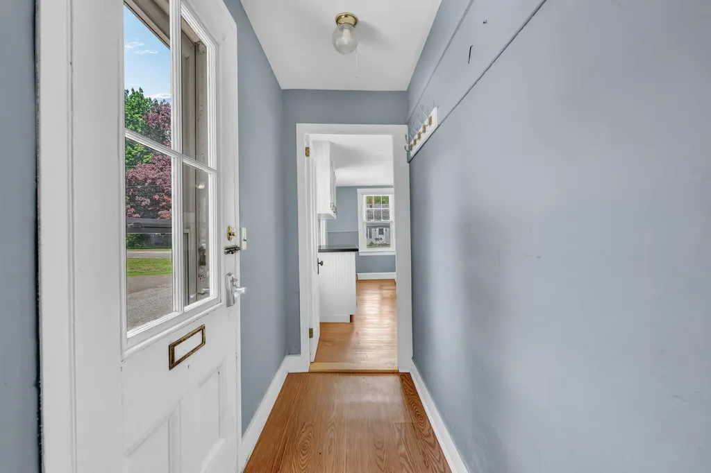 14 Brooklyn Heights Road Thomaston ME 04861