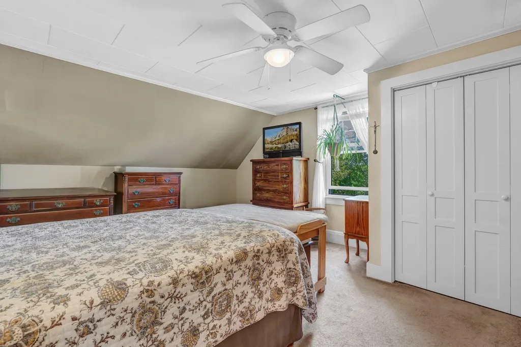 14 Brooklyn Heights Road Thomaston ME 04861