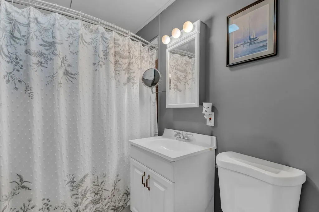14 Brooklyn Heights Road Thomaston ME 04861
