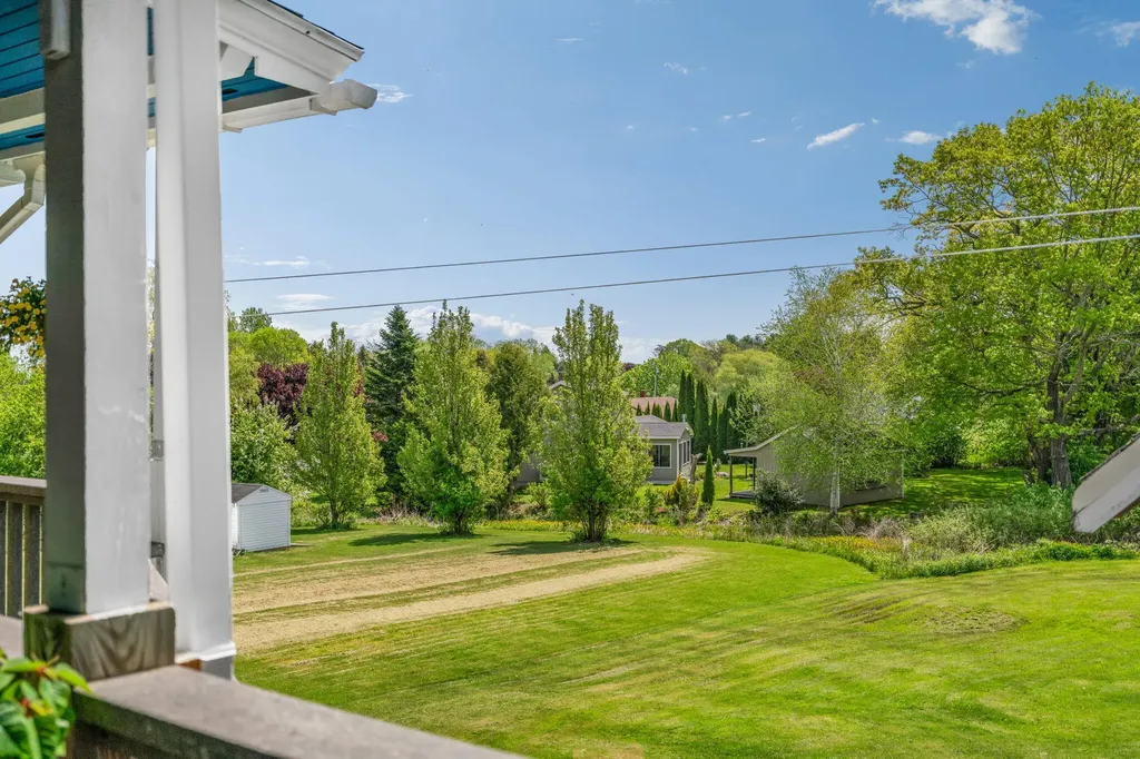 14 Brooklyn Heights Road Thomaston ME 04861