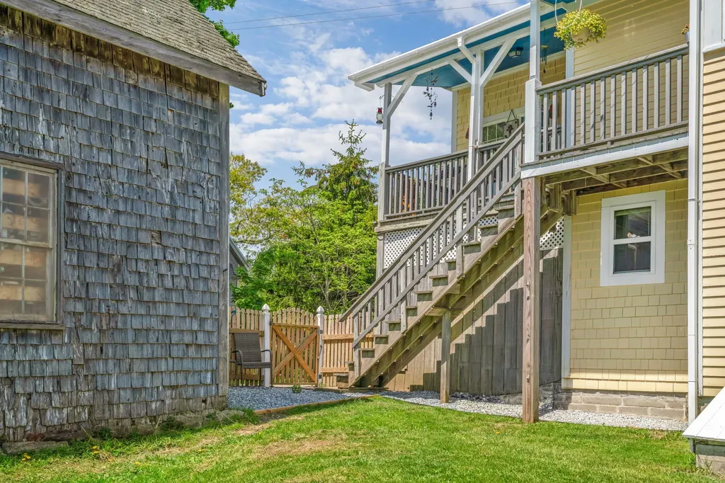 14 Brooklyn Heights Road Thomaston ME 04861